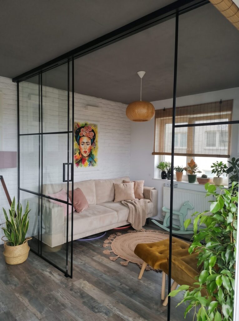 Drzwi przesuwne loft w salonie