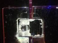 Tani zawias prysznicowy po czasie