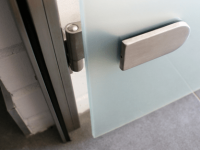 Ościeżnice drzwi szklane