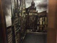 panel szklany w windzie