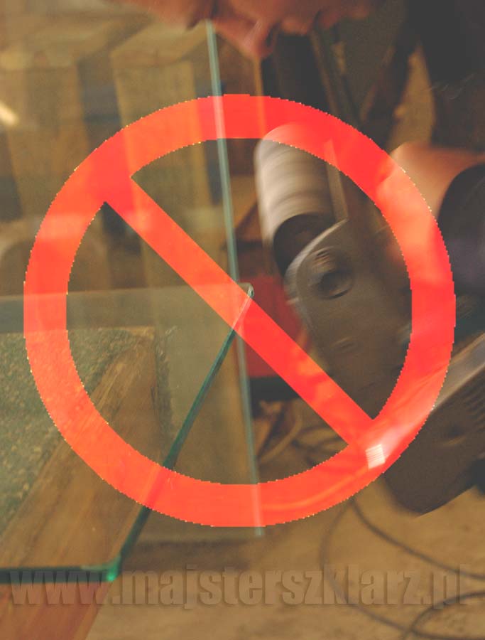 Obróbka szkła na sucho papierem ściernym na szlifierce